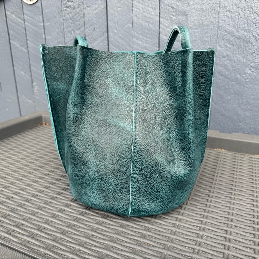 Portland Leather LAGOON Devan Classic Bucket Bag Purse